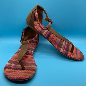 Tom’s sandals Sz 9